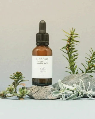 Vitamin ACE Gesichtsserum, das die pflegende und glättende Biosoma-Farbe ausgleicht - 2