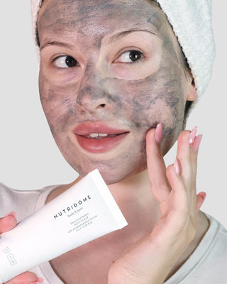 Entgiftendes Gesichtspeeling mit aktivierter Bambuskohle und weißer Nutridome-Tonerde - 2