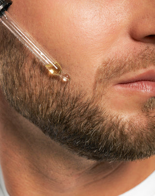 Bartöl mit Arganöl und Vitamin E, das den Bart weich macht und pflegt Monolit