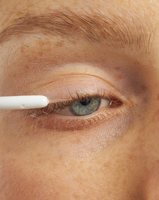 Nutridome Wimpernserum mit verdichtender, verlängernder und stärkender Wirkung