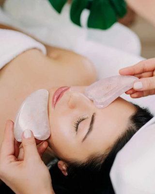 Gua Sha Gesichtsmassageplatte mit rosa Kristall - Crystallove Liebesstein - 2
