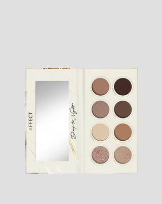 Lidschattenpalette für Tag und Nacht in Nude-Tönen