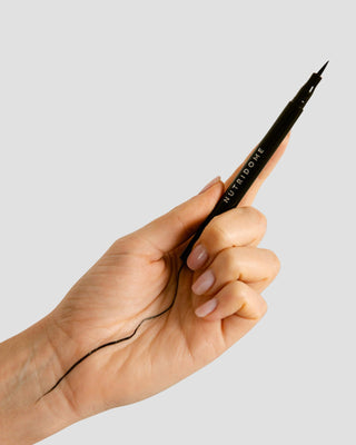 Eyeliner-Stift mit dünner und präziser Spitze und natürlichem Nutridome-Farbstoff - 2