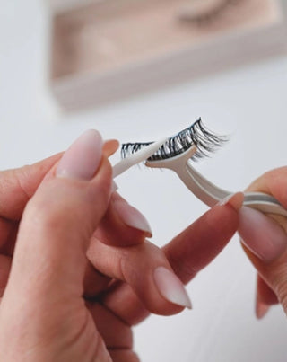 Falsche Wimpern auf dem 2D-Streifen für den mehrfachen Gebrauch Misterious Gal Bamm!Lashes - 3