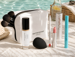SOMMER-MAKE-UP <p>BIS ZU 50 % RABATT</p>