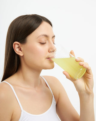 Fischkollagenpulver zum Trinken für schöne Haut, Haare, Nägel und gesunde Gelenke mit Mel Skin Vitaminkomplex