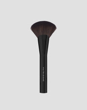 Multifunktionaler Bronzer-, Pink- und Highlighter-Pinsel mit flachen Nutridome-Borsten
