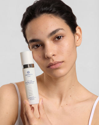 Nachtserum zur Unterstützung der Regeneration von zu Akne neigender Haut Anti-Acne Orphica Clinic 50 ml